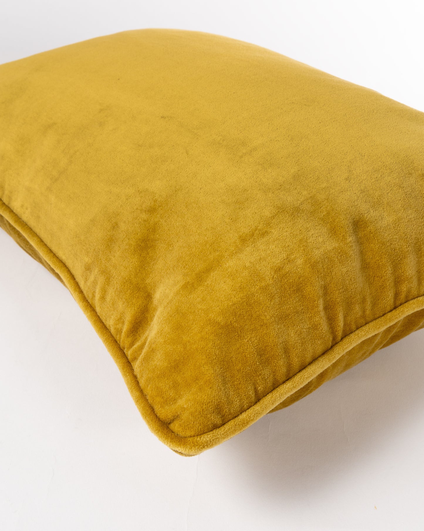 Velvet cushion “Ochre”