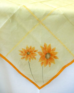Tischdecke "Indian Flower" hand-painted gelb