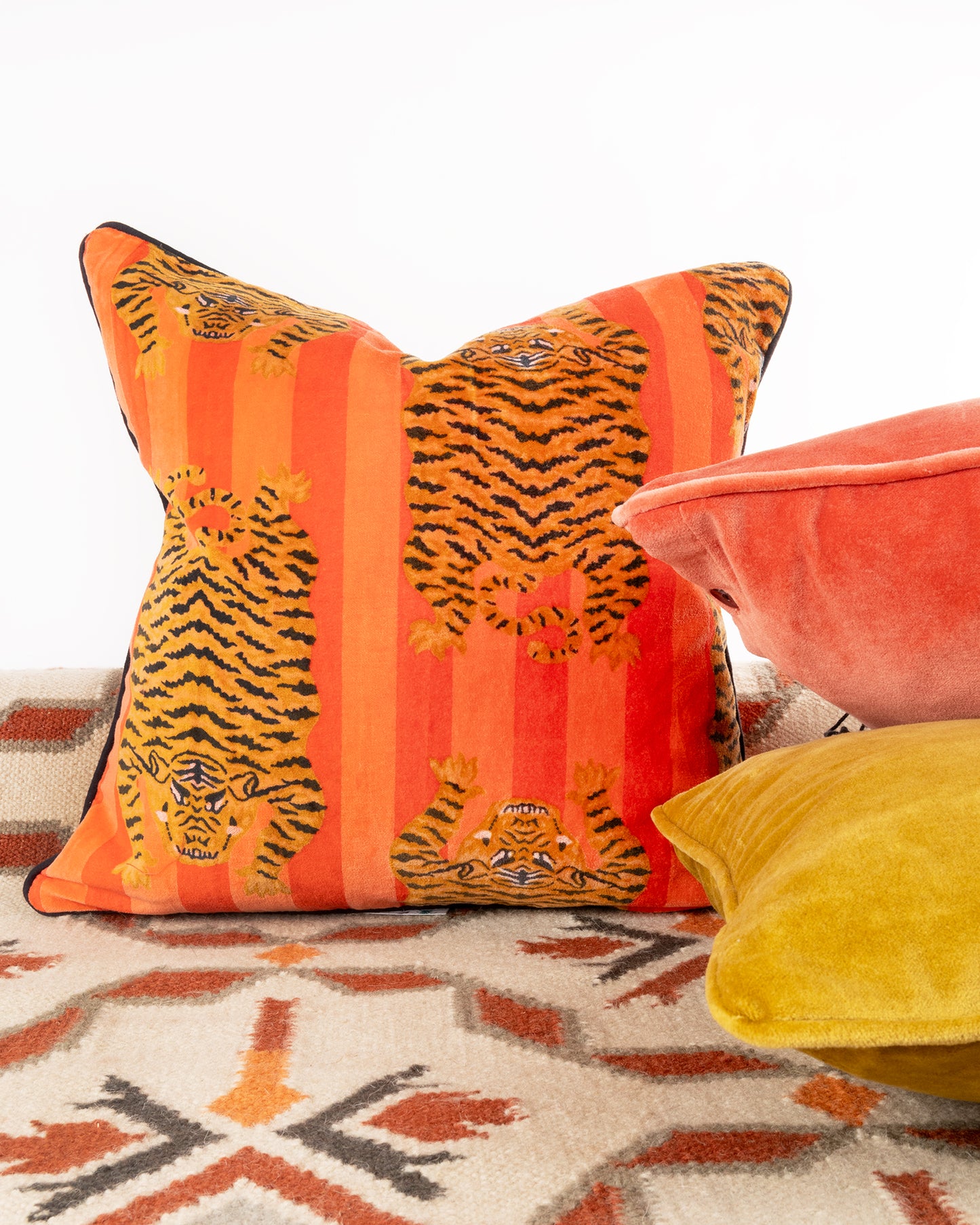Velvet cushion “Ochre”