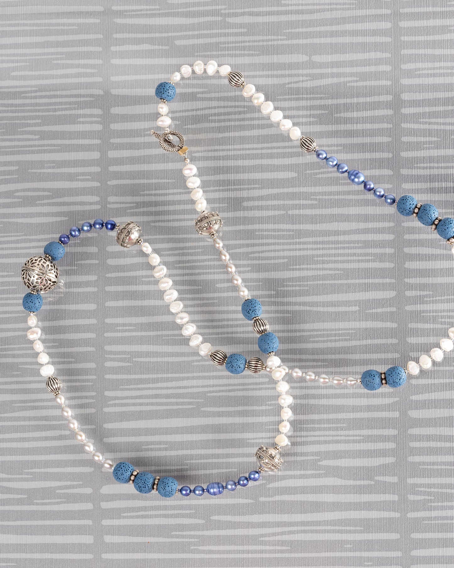 Long necklace "Lava_Pearls" blue/white