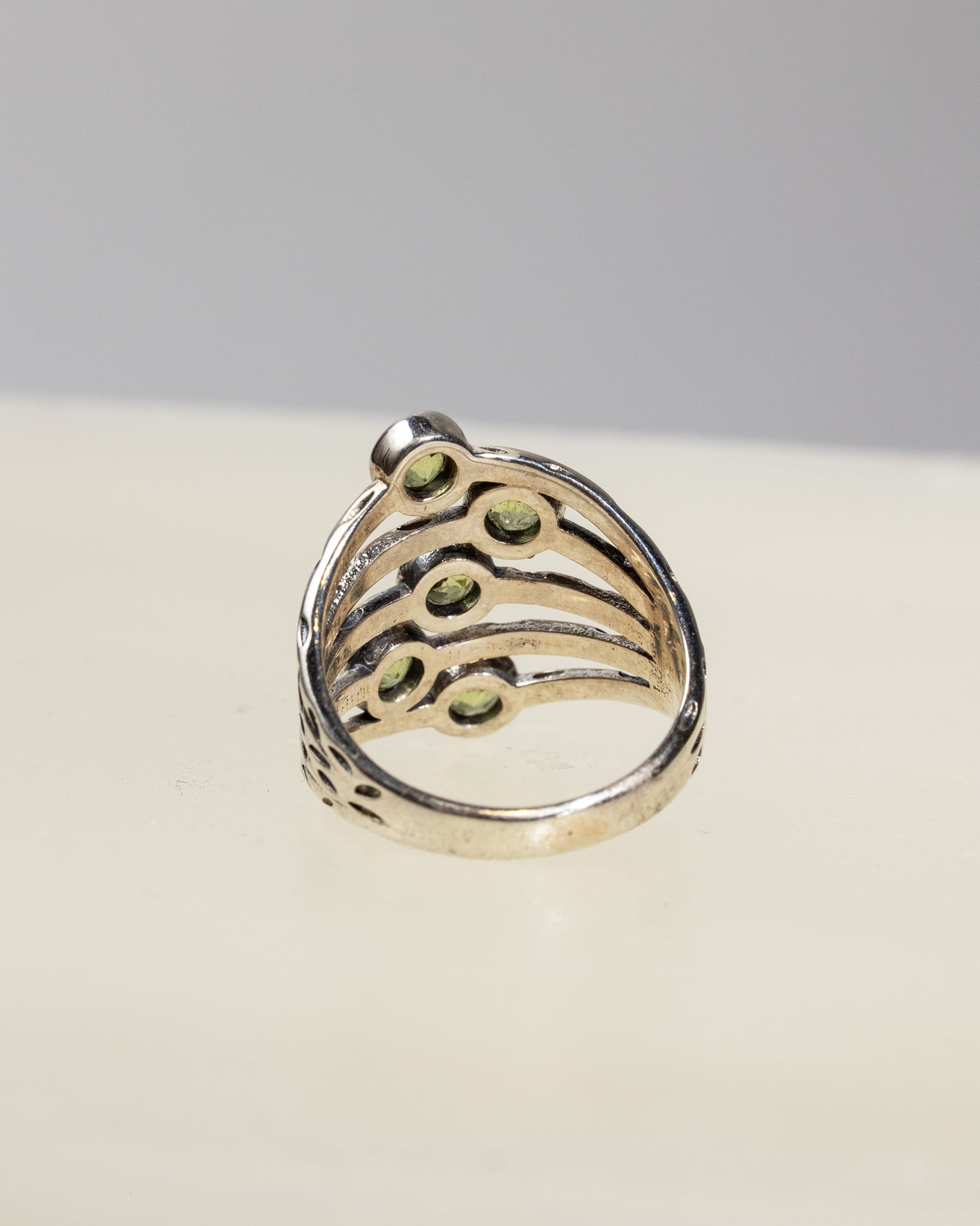 Ring "5 Peridot-Stones"