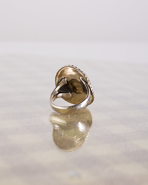 Ring “Labradorit mit Kranz und Krause”